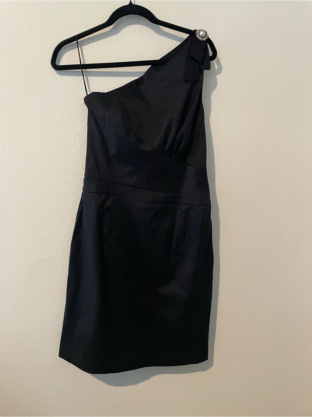 Badgley Mischka One-Shoulder Black Dress with Embellished Shoulder